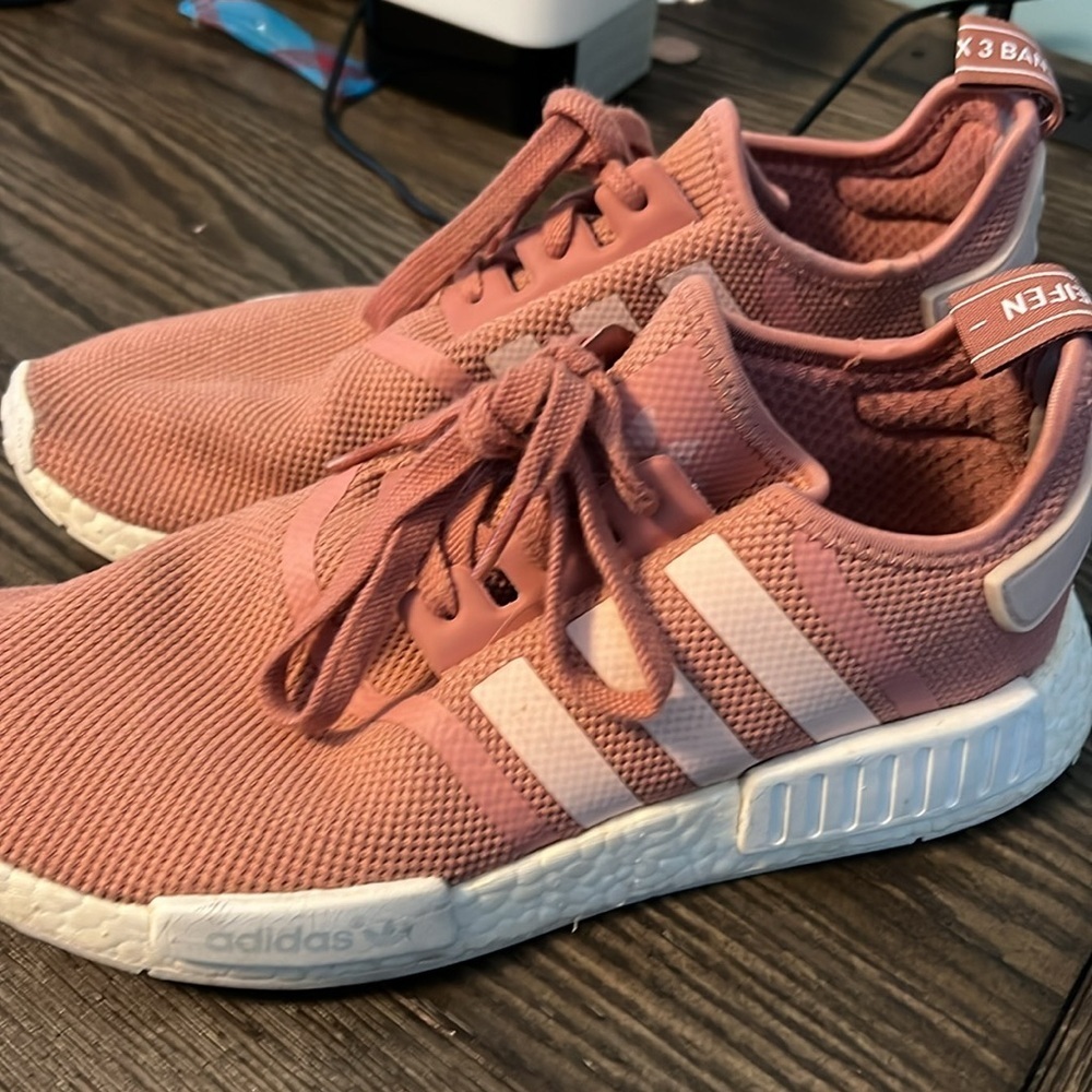 RARE Adidas Coral NMD Size 11 Womens - Picture 2 of 4